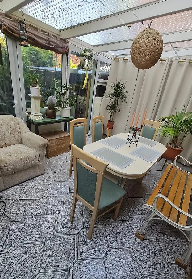 Zimmer Mit Optimaler Verkehrsanbindung Und Vielen Extras In Berlin-Rudow Homestay