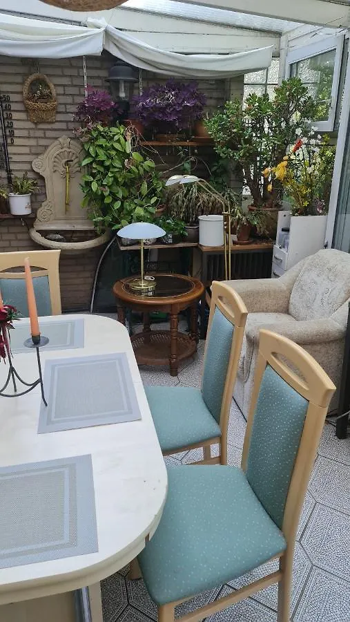 Zimmer Mit Optimaler Verkehrsanbindung Und Vielen Extras In Berlin-Rudow 0*, Berlin Germany