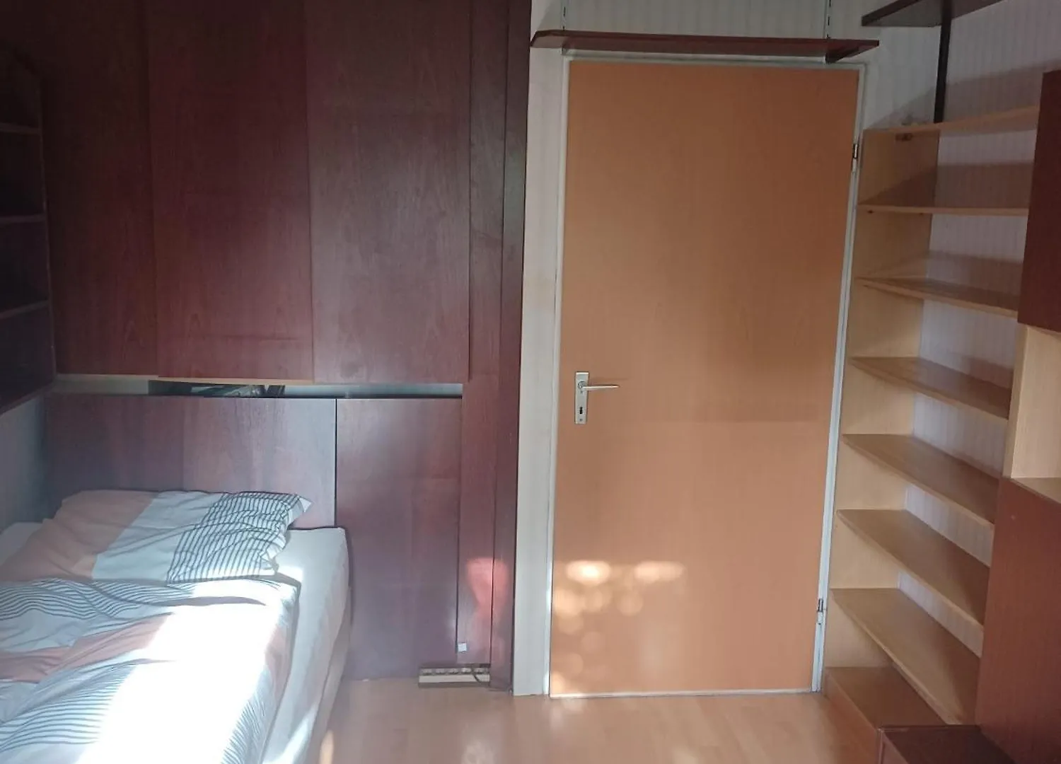 Zimmer Mit Optimaler Verkehrsanbindung Und Vielen Extras In Berlin-Rudow Homestay Berlin